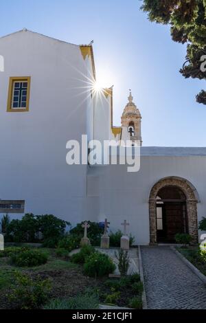 Faro, Portugal - 31 décembre 2020 : vue sur l'église Igreja do Carmo de Faro Banque D'Images