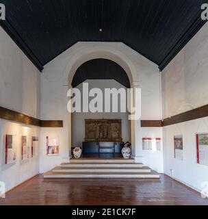 Castro Marim, Portugal - 5 janvier 2021 : vue intérieure de l'église du château de Castro Marim Banque D'Images