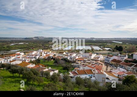 Castro Marim, Portugal - 5 janvier 2020 : le village pittoresque de Castro Marim Banque D'Images