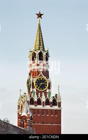 Tsarskaya Spasskaya et tours du Kremlin de Moscou. La Russie Banque D'Images