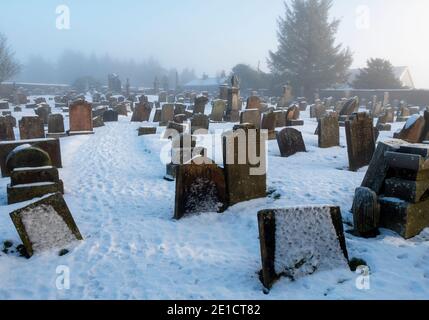 Cimetière de l'église paroissiale de KIRK 'o Shotts, Salsburgh, North Lanarkshire, Écosse. Banque D'Images