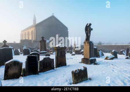 Cimetière de l'église paroissiale de KIRK 'o Shotts, Salsburgh, North Lanarkshire, Écosse. Banque D'Images