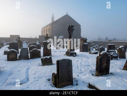 Cimetière de l'église paroissiale de KIRK 'o Shotts, Salsburgh, North Lanarkshire, Écosse. Banque D'Images