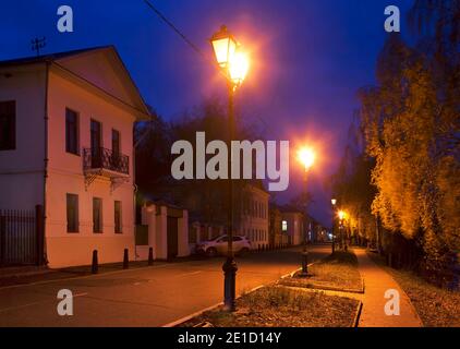 Maisons anciennes à la rue soviétique dans Plyos. Oblast d'Ivanovo. La Russie Banque D'Images