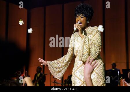 Respect est un film de fiction biographique américain à venir basé sur la vie de la chanteuse américaine Aretha Franklin. Dirigée par Liesl Tommy à partir d'un scénario de Tracey Scott Wilson, elle met en vedette Jennifer Hudson dans le rôle principal, avec Forest Whitaker, Marlon Wayans, Audra McDonald, Marc Maron, Tituss Burgess, Saycon Sengbloh, Hailey Kilgore, Skye Dakota Turner, Tate Donovan et Mary J. Blige. Cette photographie est à usage éditorial exclusif et est le droit d'auteur de la compagnie de film et/ou le photographe assigné par la compagnie de film ou de production et ne peut être reproduit que par des publications en conjonction avec W Banque D'Images