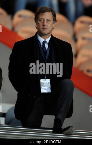 Sébastien Bazin, propriétaire du PSG, lors du match de football de la première Ligue française, Paris-St-Germain contre Sochaux, à Paris, en France, le 15 janvier 2011. PSG a gagné 2-1. Photo de Henri Szwarc/ABACAPRESS.COM Banque D'Images