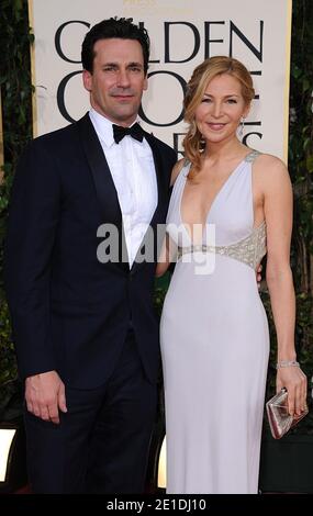 Jon Hamm et Jennifer Westfeldt arrivent pour la 68e cérémonie annuelle des Golden Globe Awards, qui s'est tenue à l'hôtel Beverly Hilton de Los Angeles, CA, Etats-Unis, le 16 janvier 2011. Photo de Lionel Hahn/ABACAUSA.COM Banque D'Images