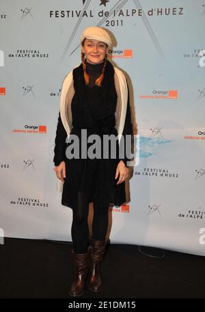 Julie Ferrier pose à un photocall lors de la 14e cérémonie d'ouverture du Festival du film de l'Alpe d'Huez, à l'Alpe d'Huez, en France, le 18 janvier 2011. Photo de Jeremy Charriau/ABACAPRESS.COM Banque D'Images