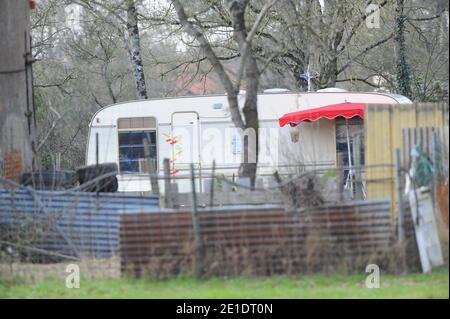 Photo de la caravane de Tony Meilhon.Laetitia Perrais, la jeune femme de 18 ans, portée dénigue près de Pornic (Loire-Atlantique) depuis mercredi reste introutuable. Après 48 heures de garde à vue, Tony Meilhon, principal suspect dans cette dénigrée un donc été «mis en examen pour l'entraînement et l'entraînement. Pornic, France le 22 janvier 2011. Photo de Mousse/ABACAPRESS.COM Banque D'Images