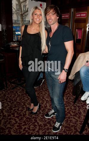 Gilles Luka et Amélie (Secret Story 4) de la série télévisée "les Anges de la Tele-realite", organisée par NRJ 12, participant à une séance exclusive de signature au Hard Rock Cafe à Paris, France, le 9 février 2011. Photo de Nicolas Genin/ABACAPRESS.COM Banque D'Images