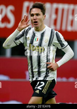 MILAN, ITALIE - JANVIER 6: Federico Chiesa de Juventus célèbre après avoir marquant son premier but lors de la série UN match entre AC Milan et Juventus FC au stade San Siro le 6 janvier 2021 à Milan, Italie (Photo par Ciro Santangelo/BSR Agency/Alay Live News)*** Légende locale *** Federico Chiesa célèbre après avoir marquant son premier but crédit: BSR Agency/Alay Live News Banque D'Images