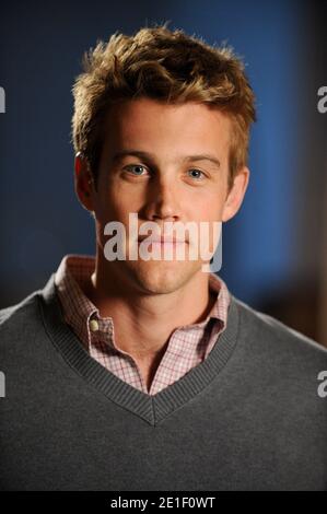 « William » Nico Evers-Swindell sur le set de « William & Kate » de Lifetime. Le film devait être projeté la semaine avant les nuptials du couple du 29 avril. Los Angeles, Californie, le 3 mars 2011. Photo de Lionel Hahn/AbacaUsa.com Banque D'Images