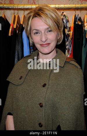 Sophie Mounicot arrive pour la fête d'ouverture de la boutique concept 'la parisienne', à Paris, France, le 3 mars 2011. Photo d'Alban Wyters/ABACAPRESS.COM Banque D'Images