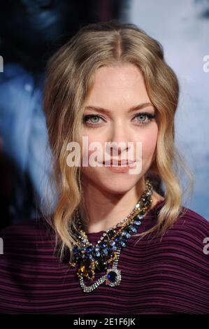 Amanda Seyfried assiste à la première Warner Bros. De 'Red Riding Hood' au Théâtre chinois. Los Angeles, le 7 mars 2011. Photo de Lionel Hahn/ABACAPRESS.COM Banque D'Images