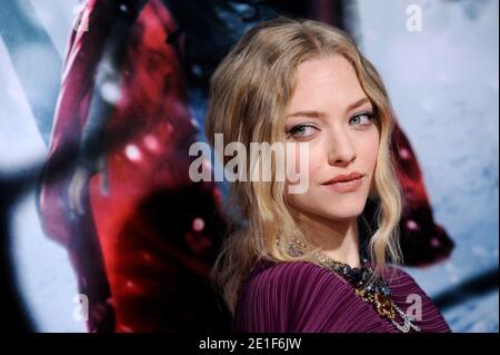 Amanda Seyfried assiste à la première Warner Bros. De 'Red Riding Hood' au Théâtre chinois. Los Angeles, le 7 mars 2011. Photo de Lionel Hahn/ABACAPRESS.COM Banque D'Images