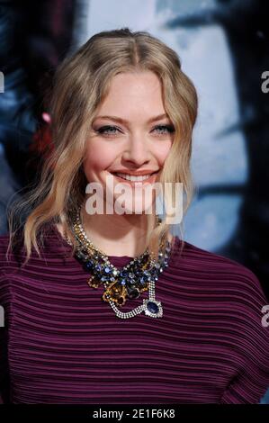 Amanda Seyfried assiste à la première Warner Bros. De 'Red Riding Hood' au Théâtre chinois. Los Angeles, le 7 mars 2011. Photo de Lionel Hahn/ABACAPRESS.COM Banque D'Images