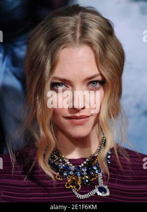 Amanda Seyfried assiste à la première Warner Bros. De 'Red Riding Hood' au Théâtre chinois. Los Angeles, le 7 mars 2011. Photo de Lionel Hahn/ABACAPRESS.COM Banque D'Images