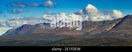 Chaîne de montagnes vue de K'esugi Ridge Trail, parc national de Denali, Matanuska-Susitna Borough, centre-sud de l'Alaska, Alaska, ÉTATS-UNIS Banque D'Images