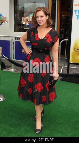 Elizabeth Perkins arrivant pour Universal Pictures 'première de 'HOP' sur City Walk à Universal Studios à Universal City, Los Angeles, Hollywood, CA, Etats-Unis le 27 mars 2011. Photo de Baxter/ABACAPRESS.COM Banque D'Images