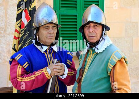 Soldats de l'ordre de Saint John au fort Saint Elmo à la Valette, Malte Banque D'Images