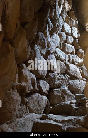 Site archéologique de Nuraghe la Prisgiona, datant de 1300 av. J.-C., près d'Arzachena, Sardaigne, Italie Banque D'Images