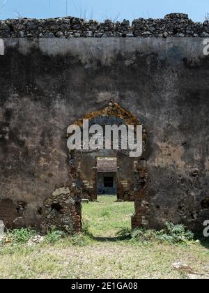 Ruines d'Antiguo Cafetal l'une des plus anciennes fermes de café de Cuba, près d'Angerona, Cuba. Banque D'Images