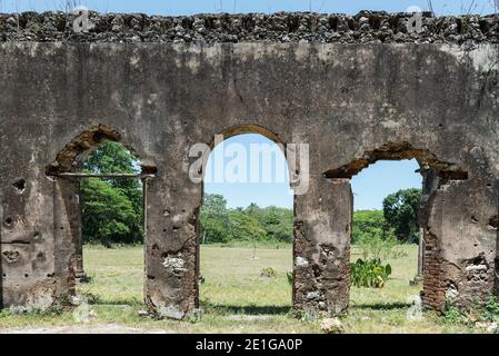 Ruines d'Antiguo Cafetal l'une des plus anciennes fermes de café de Cuba, près d'Angerona, Cuba. Banque D'Images