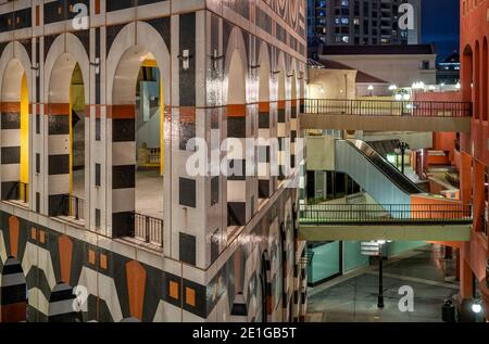 Centre commercial Horton Plaza, 324 Horton Plaza, San Diego, Californie, États-Unis. Terminé en 1985. Banque D'Images