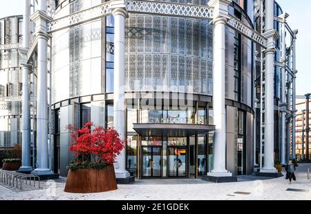 Vue extérieure des appartements contemporains et des penthouses construits à l'intérieur d'un cadre victorien classé Grade II, St Pancras Lock, Londres, Royaume-Uni. Banque D'Images