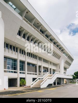 Judong Town Hall était le siège social de la Judong Town Corporation (JTC). La structure brutaliste se compose de deux blocs horizontaux de cinq étages Banque D'Images