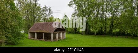 Bâtiment en pierre d'élevage dans la vallée de la Loire, France Banque D'Images