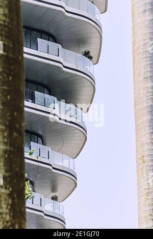 Vue extérieure de la tour Tao Zhu Yin Yuan ou du jardin Agora, une tour résidentielle durable en forme de double hélice à Taipei, Taïwan. Banque D'Images