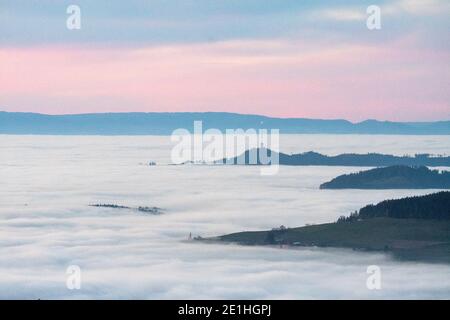 mer de brouillard dans les vallées d'Emmental et plus Le Berner Mittelland Banque D'Images