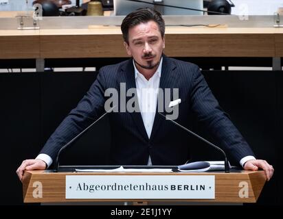 Berlin, Allemagne. 07 janvier 2021. Marcel Luthe (non joint) prend la parole lors de la session extraordinaire de la Chambre des représentants de Berlin. La 69e session plénière de la Chambre des représentants est consacrée exclusivement au sujet de la pandémie de Corona en tant que session extraordinaire. Credit: Bernd von Jutrczenka/dpa/Alamy Live News Banque D'Images