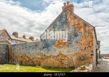 Ancienne carte murale dans une maison au port de St.Michaels Mount, Cornouailles, Angleterre Banque D'Images