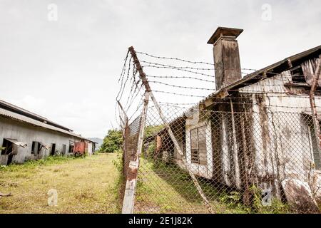 Ancienne mine d'étain abandonnée à Takua Pa, Phang Nga, le district a été une importante zone de dragage d'étain dans la première moitié du XXe siècle en Thaïlande. Banque D'Images