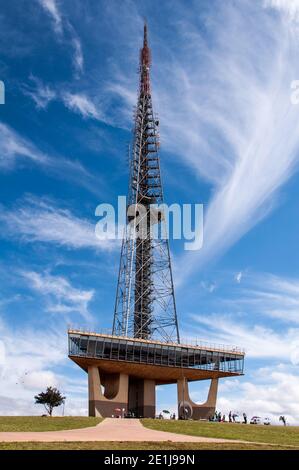 RASILIA, BRÉSIL - 3 JUIN 2015 : Tour de télévision de Brasilia. Il a été construit en 1967, la plate-forme d'observation a été ouverte en 1965. Banque D'Images