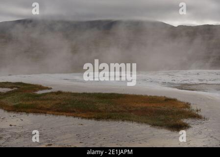 Zone géothermique d'Hveravellir près de la route F35 en Islande Banque D'Images