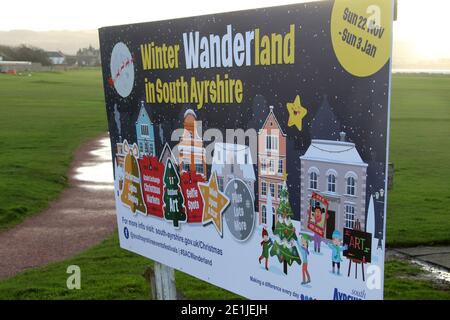 Ayr, Ayrshire, Écosse, Royaume-Uni. Palissades publicitaires pour la Wanderland d'hiver du Conseil de South Ayrshire Banque D'Images