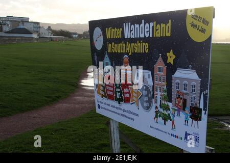 Ayr, Ayrshire, Écosse, Royaume-Uni. Palissades publicitaires pour la Wanderland d'hiver du Conseil de South Ayrshire Banque D'Images