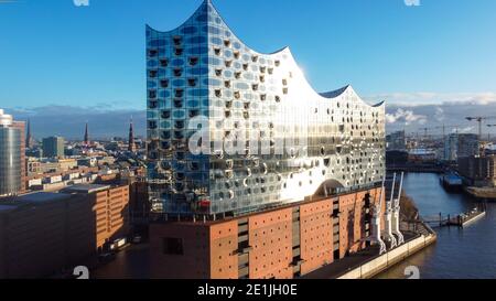 Célèbre salle de concert de Hambourg Elbphilharmonie dans le port - VILLE DE HAMBOURG, ALLEMAGNE - 25 DÉCEMBRE 2020 Banque D'Images