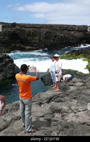 Buracona, le Blue Eye, les piscines naturelles de lave est une véritable attraction dans l'île de Sal, au Cap-Vert. Banque D'Images