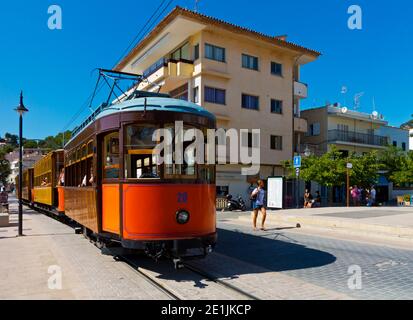 Tramway n° 20 sur le tramway patrimonial Tranvia de Soller reliant Port de Soller et Soller dans le nord-ouest de Majorque Espagne, la ligne a ouvert ses portes en 1913. Banque D'Images