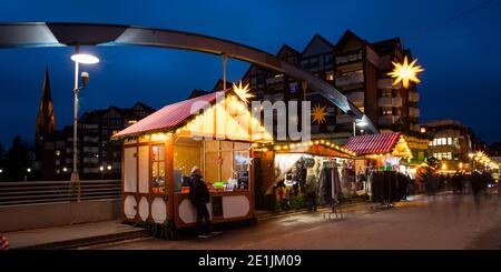 Marché de Noël au pont de Lippe, Lünen, région de la Ruhr, Rhénanie-du-Nord-Westphalie, Allemagne, Europe Banque D'Images