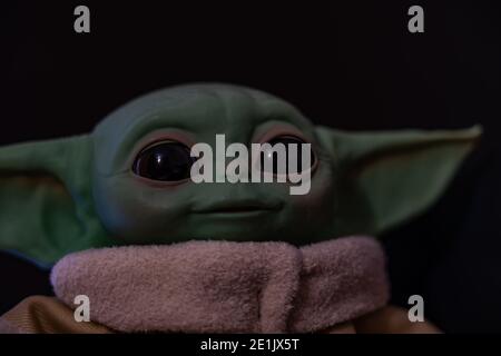 L'enfant, Grogu ou bébé Yoda, personnage fictif de la série télévisée The Mandalatorian Banque D'Images