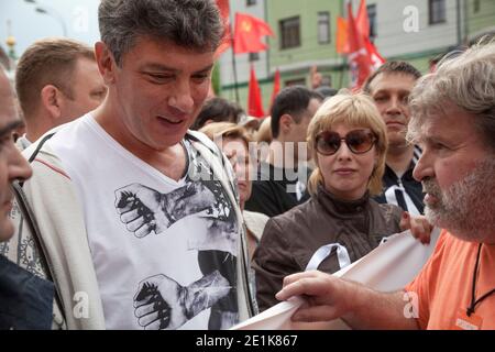 Moscou, Russie. 6 mai 2012 le chef de l'opposition russe Boris Nemtsov lors de la marche de l'opposition sur le centre de Moscou, Russie Banque D'Images