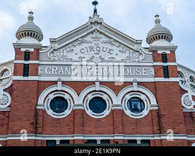 Belfast, Irlande du Nord - 19 décembre 2020 : le Grand Opéra de Belfast. Banque D'Images