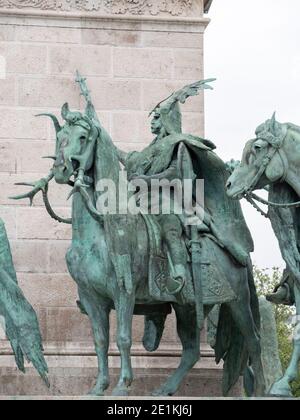 BUDAPEST, HONGRIE- MAI 27, 2019: L'un des sept chefs des statues de bronze des magyars sur la place des héros Banque D'Images