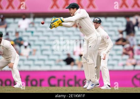 Sydney, Australie. 08 janvier 2021. Tim Paine, d'Australie, se tient à l'occasion du 3e test international entre l'Australie et l'Inde au Sydney Cricket Ground, Sydney, Australie, le 8 janvier 2021. Photo de Peter Dovgan. Utilisation éditoriale uniquement, licence requise pour une utilisation commerciale. Aucune utilisation dans les Paris, les jeux ou les publications d'un seul club/ligue/joueur. Crédit : UK Sports pics Ltd/Alay Live News Banque D'Images