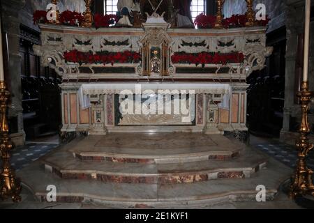 Napoli - Altare della Chiesa di Santa Caterina a Formiello Banque D'Images
